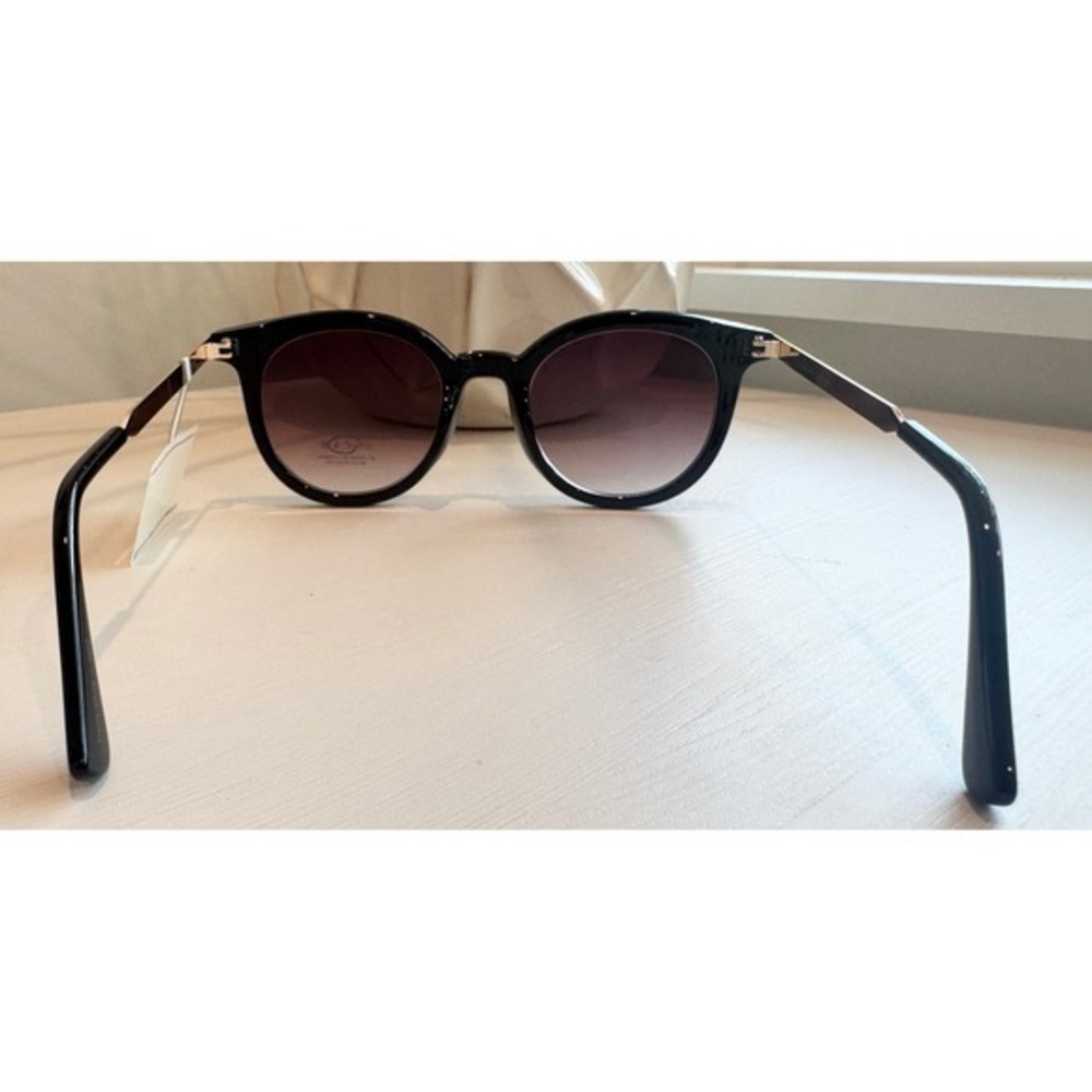 Oscar by Oscar de la Renta Womens Round Black Gold Sunglasses 100% UV Protection - Picture 3 of 3